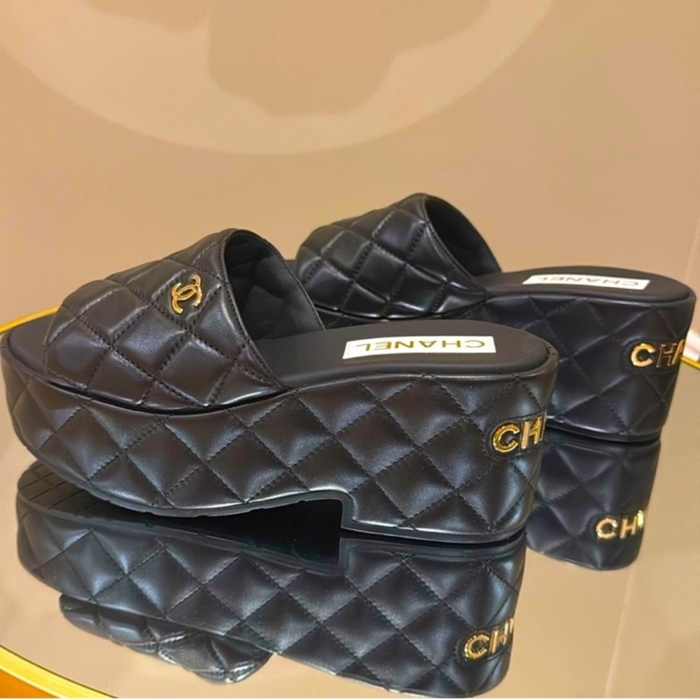 CHANEL DAD 23C Quilted Leather CC Logo Platform sandals slides mules sz 42 - Picture 4 of 17